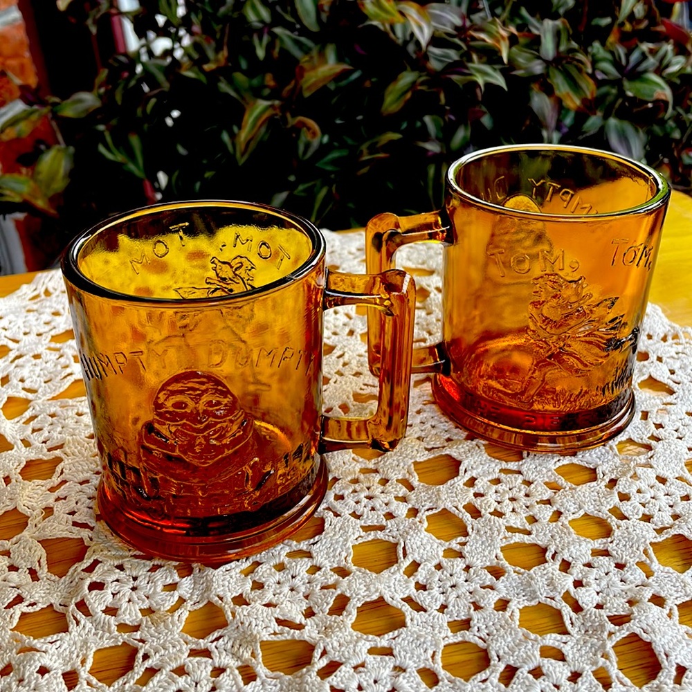 Tiara Amber Glass Humpty Dumpty & Tom Tom Piper’s Son Nursey Child’s Mug Set